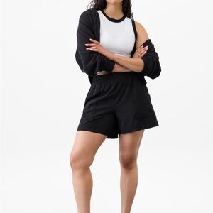 L Athleta Wayfind High Rise 5” shorts